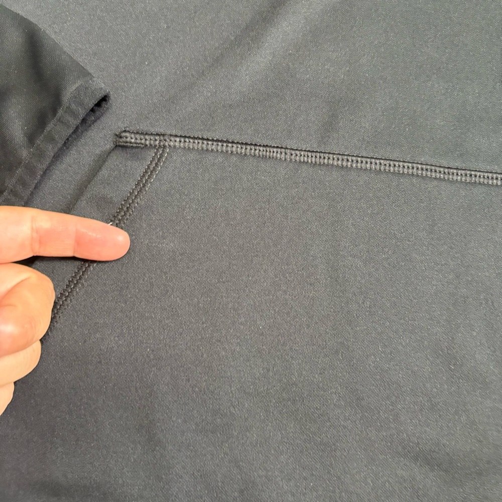 Nike Therma Fit Hoodie Sweatshirt Women’s Medium Black Solid Thumbholes Pullover - Picture 4 of 8